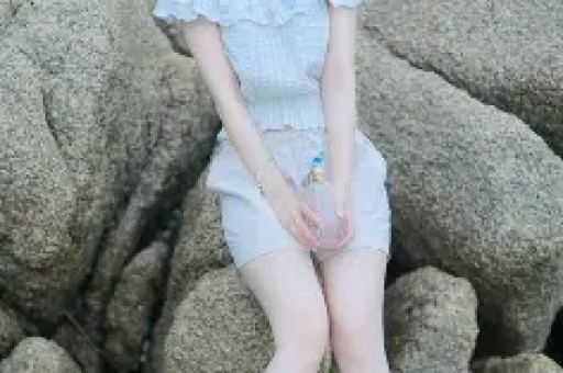 出轨风波后首现身宋宁峰被网友在无锡蠡湖公园偶遇带一双儿女