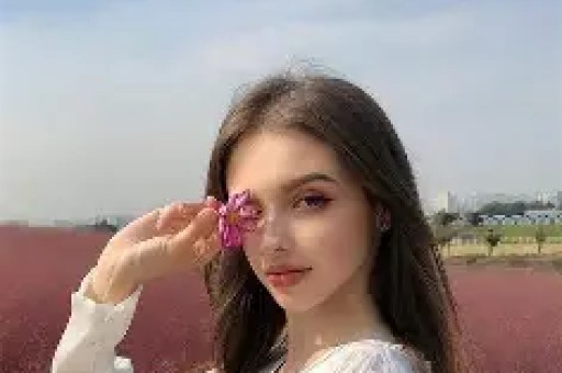 刘晓庆五一现身河南不要一分钱出场费只为宣传名胜古迹